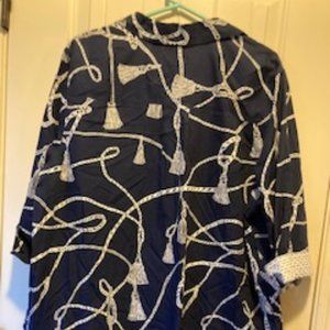 Chicos NWT Size4 (XL), Navy and white 3/4 sleeves blouse